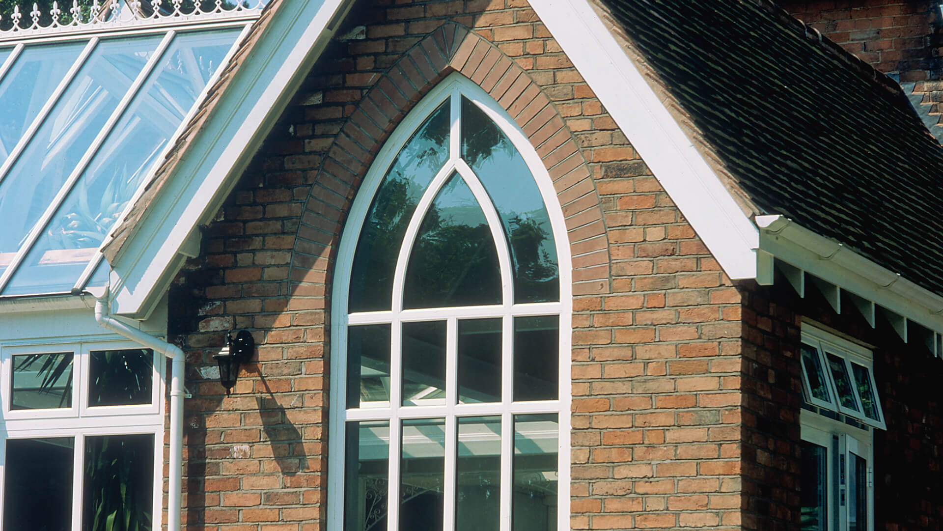 Lusso Aluminium Shaped Windows